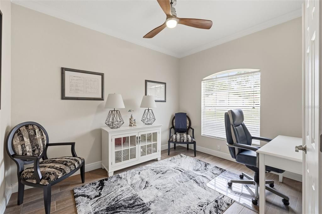 For Sale: $399,900 (3 beds, 2 baths, 1923 Square Feet)