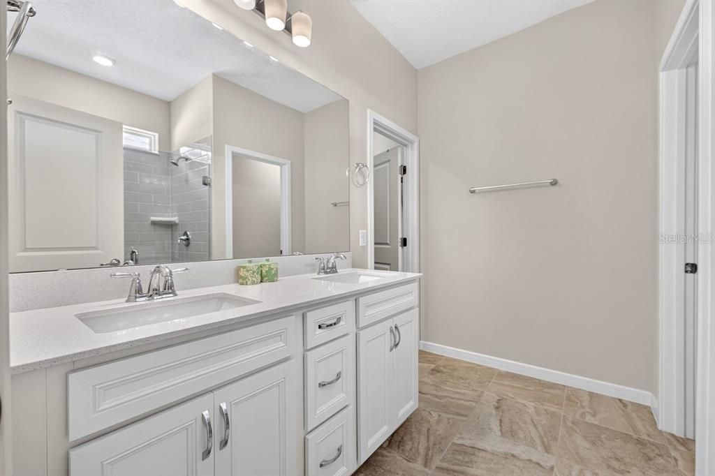 For Sale: $379,000 (4 beds, 2 baths, 1844 Square Feet)