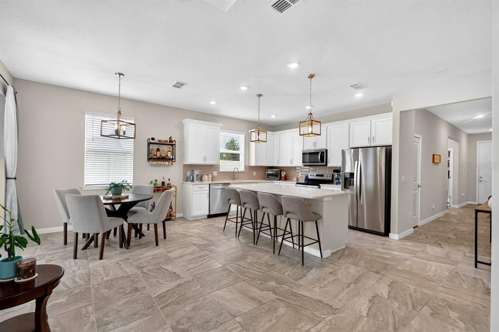 For Sale: $379,000 (4 beds, 2 baths, 1844 Square Feet)