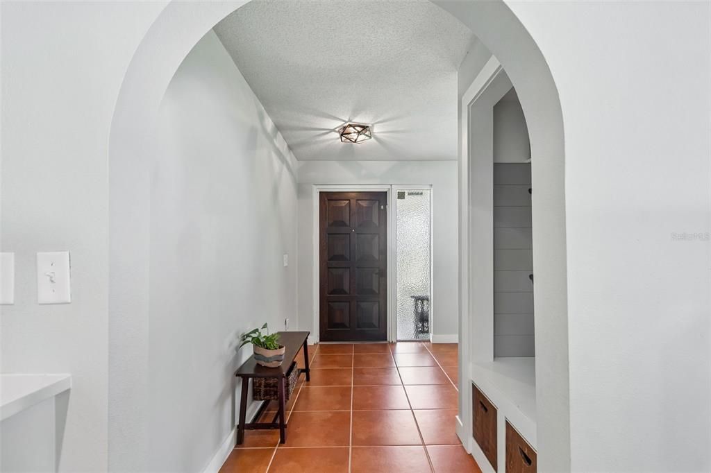 На продажу: $649,000 (4 спален, 2 ванн, 1905 Квадратных фут)
