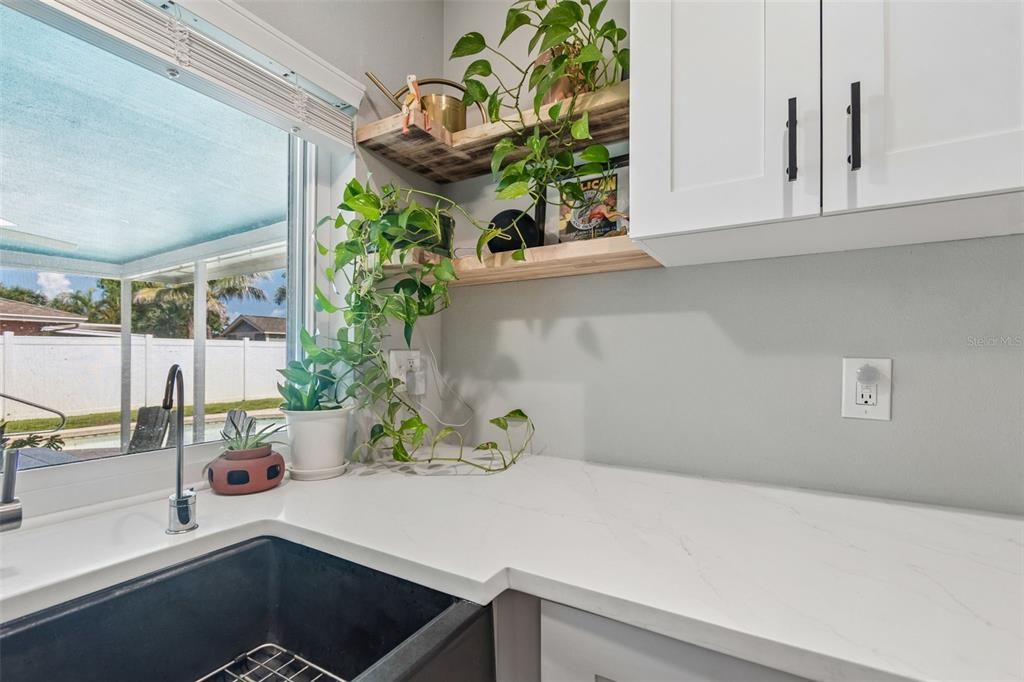 На продажу: $649,000 (4 спален, 2 ванн, 1905 Квадратных фут)
