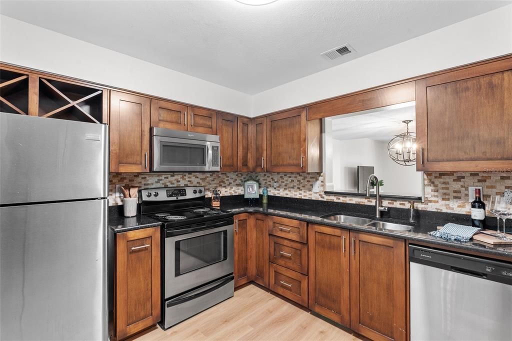 For Rent: $3,000 (2 beds, 2 baths, 1380 Square Feet)