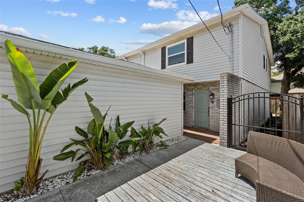 For Rent: $3,000 (2 beds, 2 baths, 1380 Square Feet)