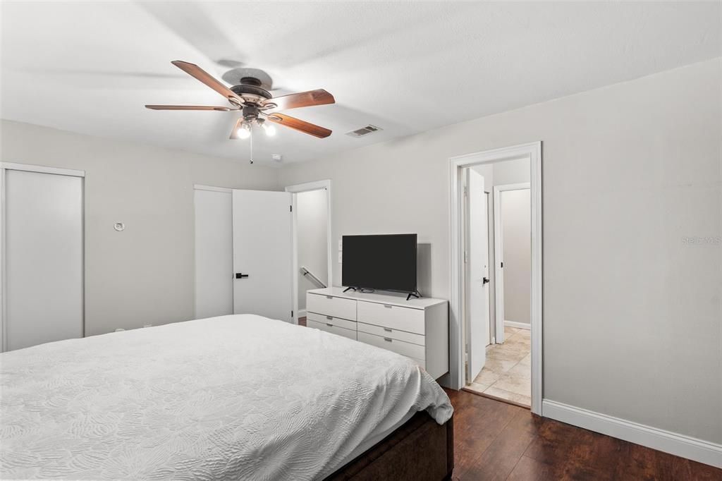 For Rent: $3,000 (2 beds, 2 baths, 1380 Square Feet)