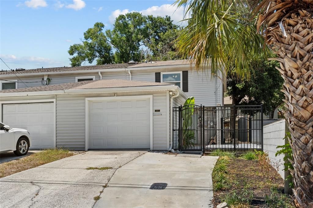For Rent: $3,000 (2 beds, 2 baths, 1380 Square Feet)