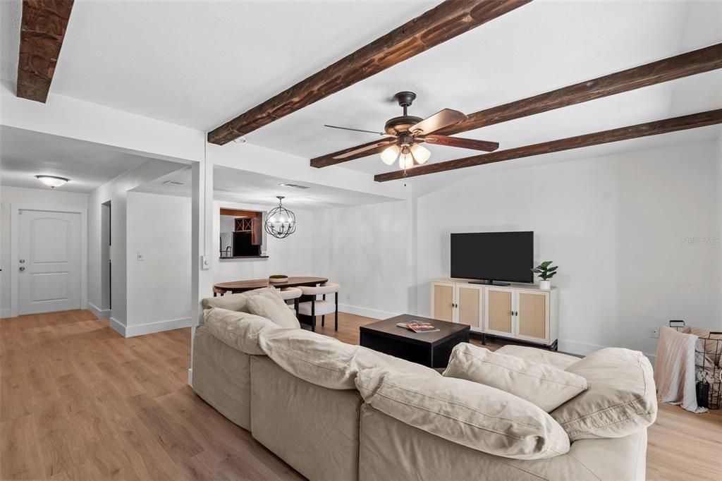 For Rent: $3,000 (2 beds, 2 baths, 1380 Square Feet)
