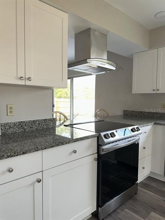 For Rent: $2,600 (4 beds, 2 baths, 1881 Square Feet)