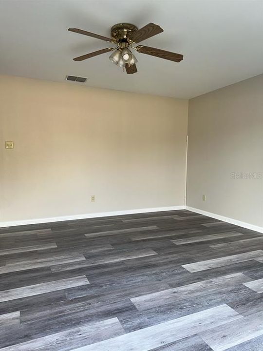 For Rent: $2,600 (4 beds, 2 baths, 1881 Square Feet)