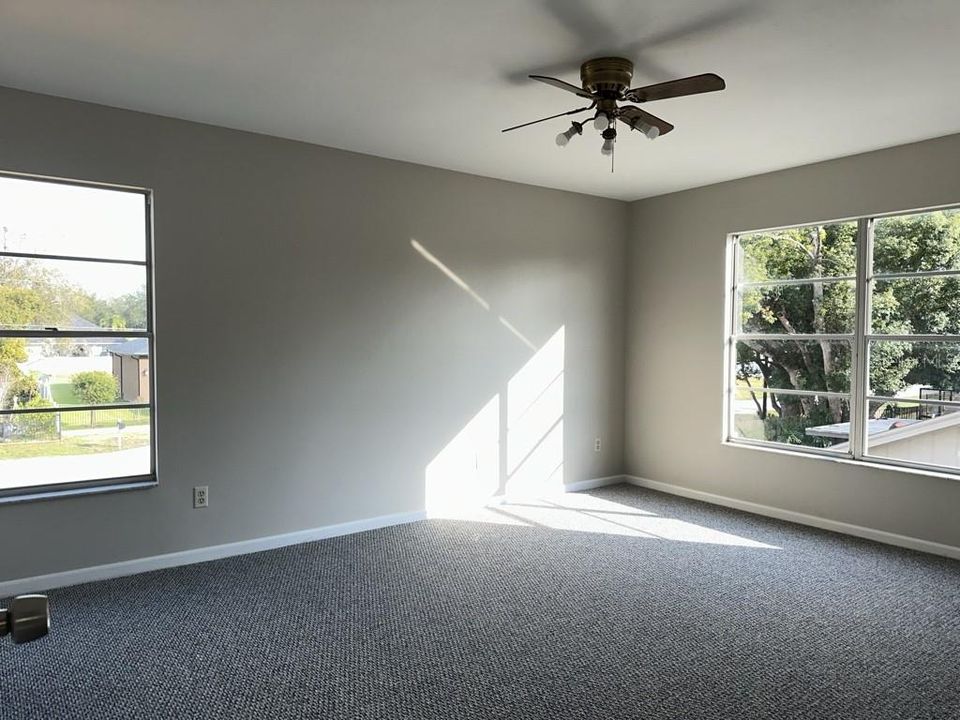For Rent: $2,600 (4 beds, 2 baths, 1881 Square Feet)