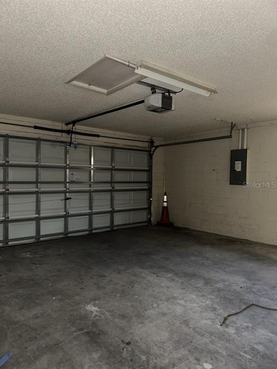For Rent: $2,600 (4 beds, 2 baths, 1881 Square Feet)