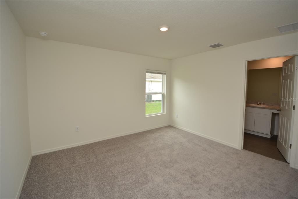 В аренду: $1,950 (3 спален, 2 ванн, 1284 Квадратных фут)