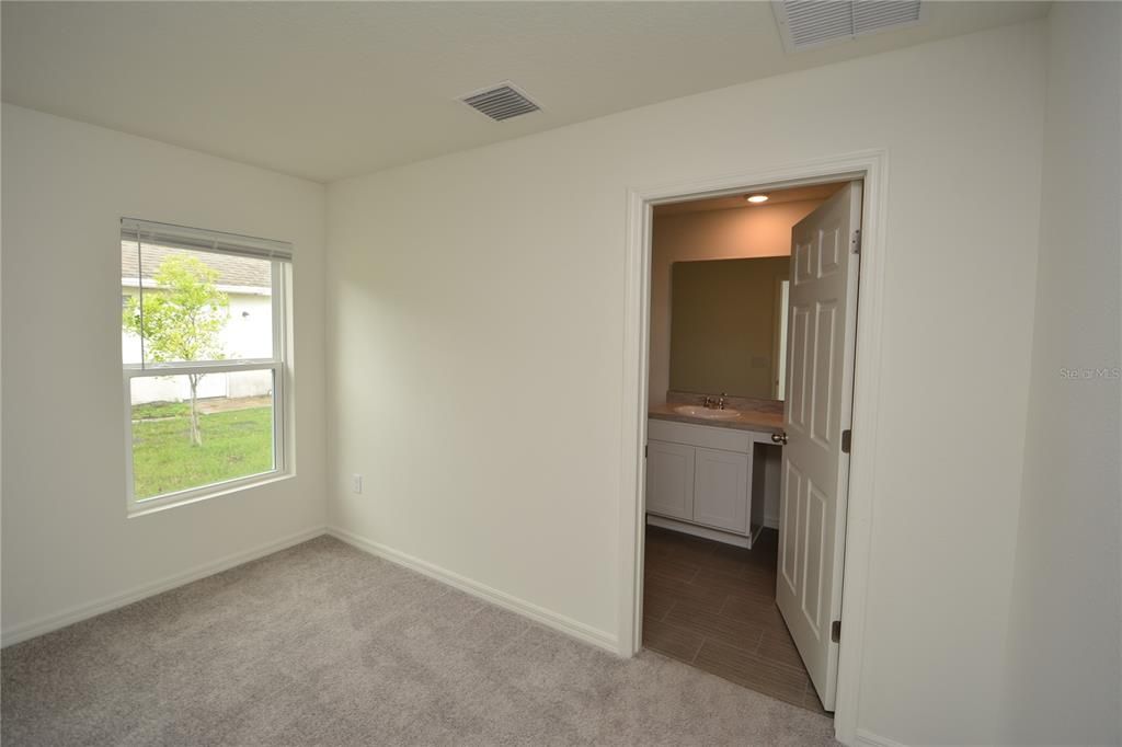 В аренду: $1,950 (3 спален, 2 ванн, 1284 Квадратных фут)