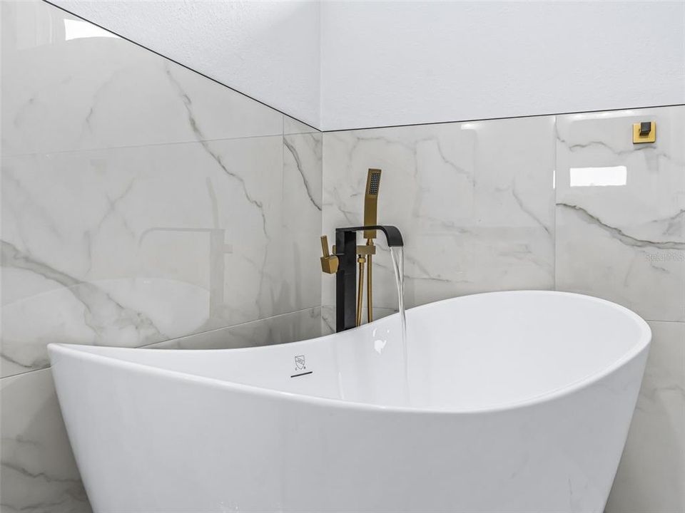 For Sale: $795,000 (3 beds, 2 baths, 1750 Square Feet)