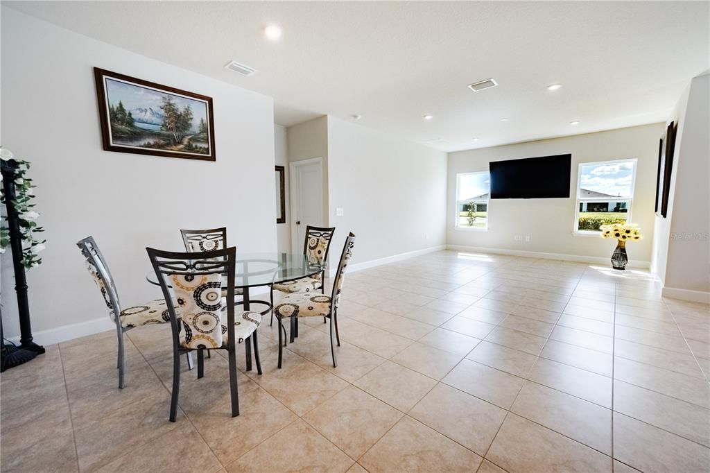 For Sale: $369,900 (4 beds, 2 baths, 2017 Square Feet)