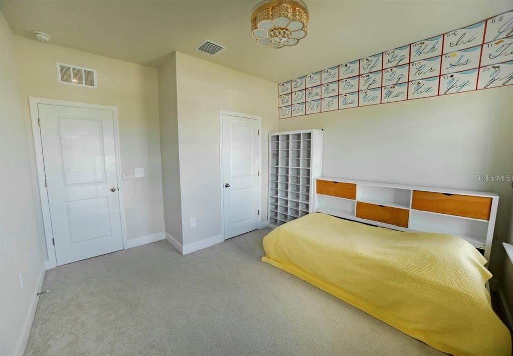 For Sale: $369,900 (4 beds, 2 baths, 2017 Square Feet)