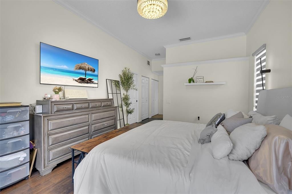 For Sale: $599,000 (3 beds, 2 baths, 1945 Square Feet)