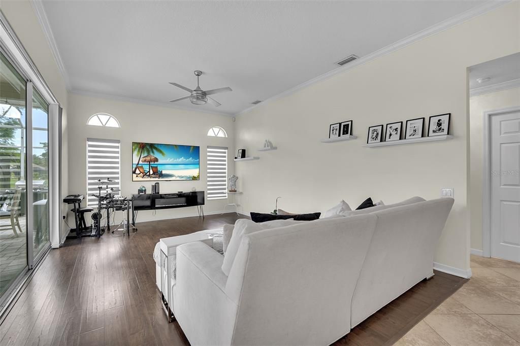 For Sale: $599,000 (3 beds, 2 baths, 1945 Square Feet)