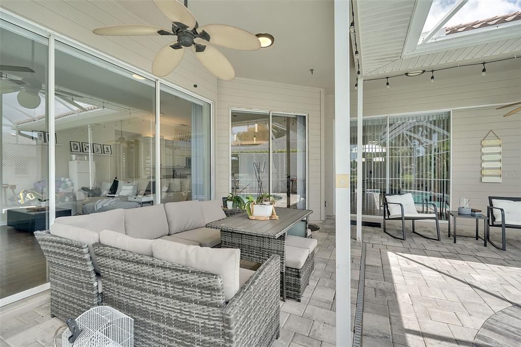 For Sale: $599,000 (3 beds, 2 baths, 1945 Square Feet)