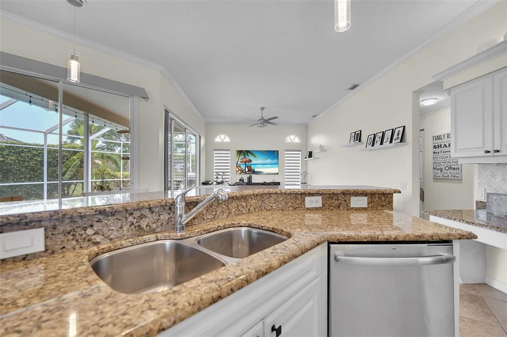 For Sale: $599,000 (3 beds, 2 baths, 1945 Square Feet)