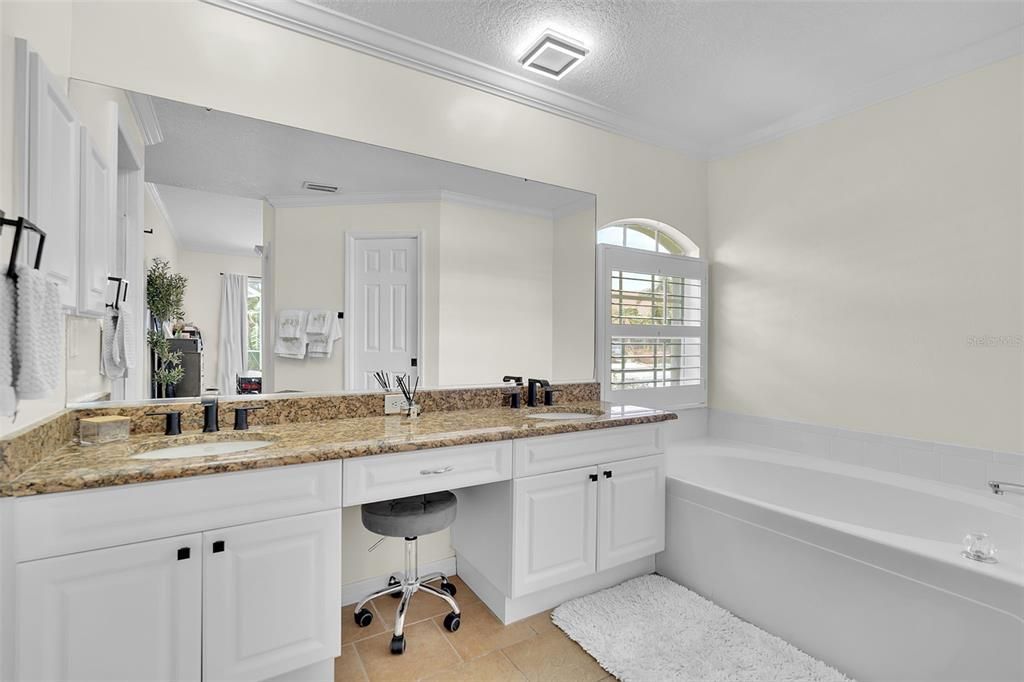 For Sale: $599,000 (3 beds, 2 baths, 1945 Square Feet)