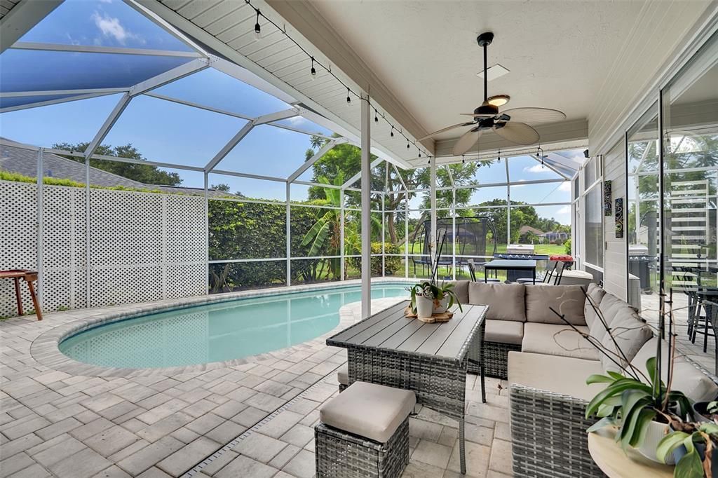 For Sale: $599,000 (3 beds, 2 baths, 1945 Square Feet)