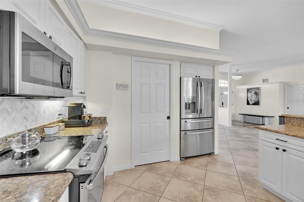 For Sale: $599,000 (3 beds, 2 baths, 1945 Square Feet)