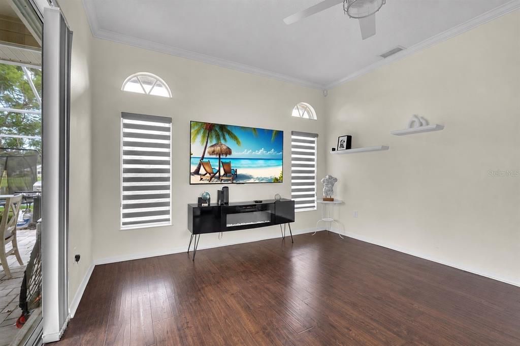 For Sale: $599,000 (3 beds, 2 baths, 1945 Square Feet)