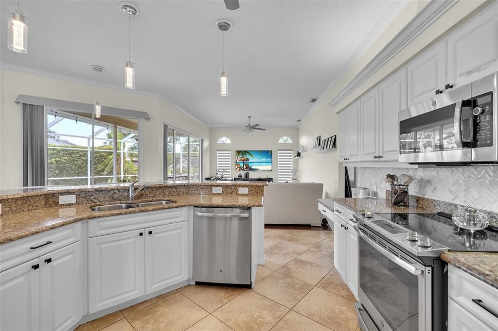 For Sale: $599,000 (3 beds, 2 baths, 1945 Square Feet)