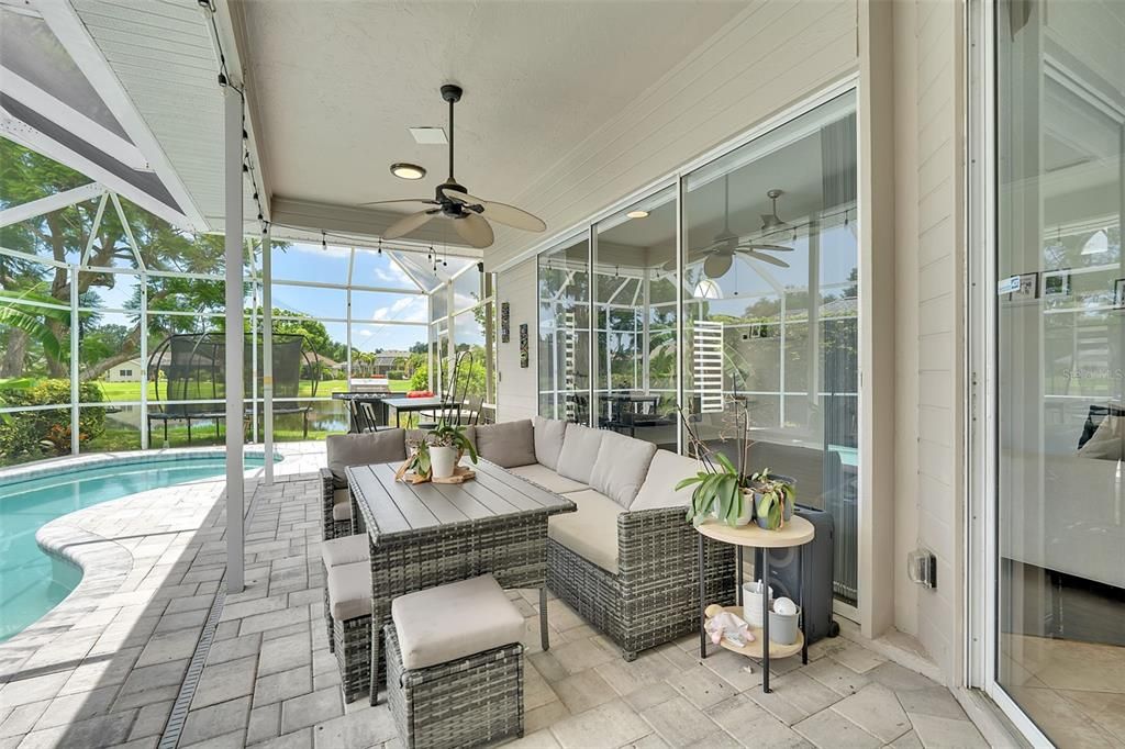For Sale: $599,000 (3 beds, 2 baths, 1945 Square Feet)