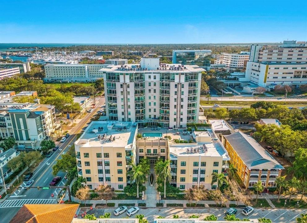 For Sale: $615,000 (1 beds, 1 baths, 1055 Square Feet)
