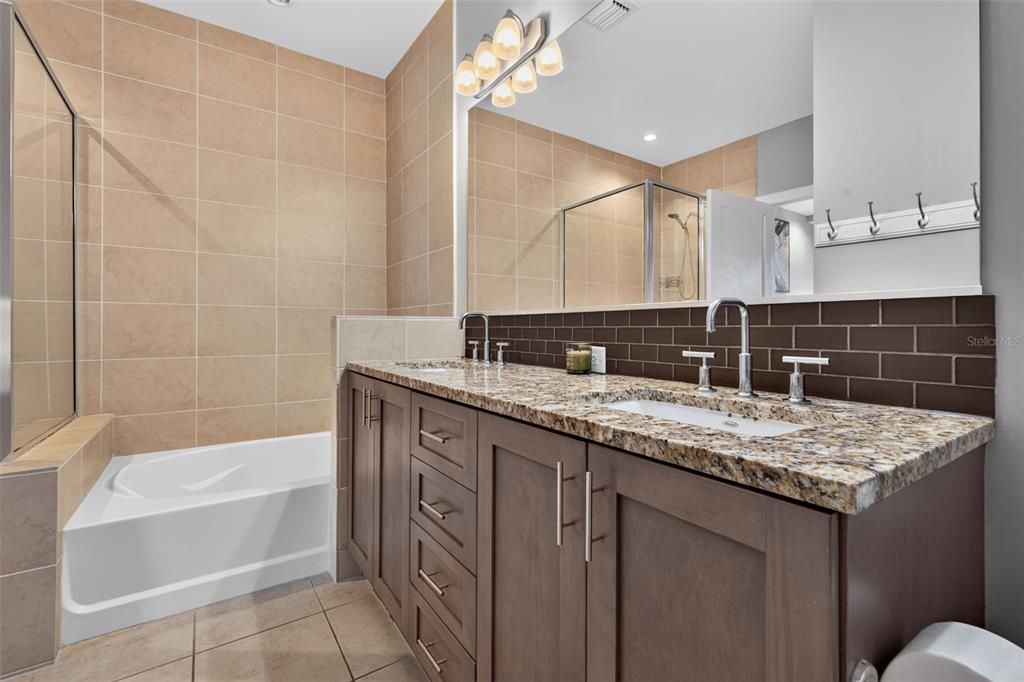 For Sale: $615,000 (1 beds, 1 baths, 1055 Square Feet)