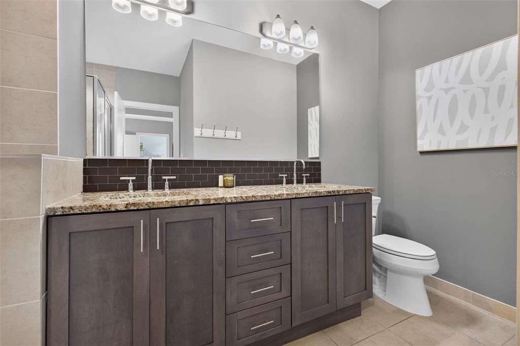 For Sale: $615,000 (1 beds, 1 baths, 1055 Square Feet)