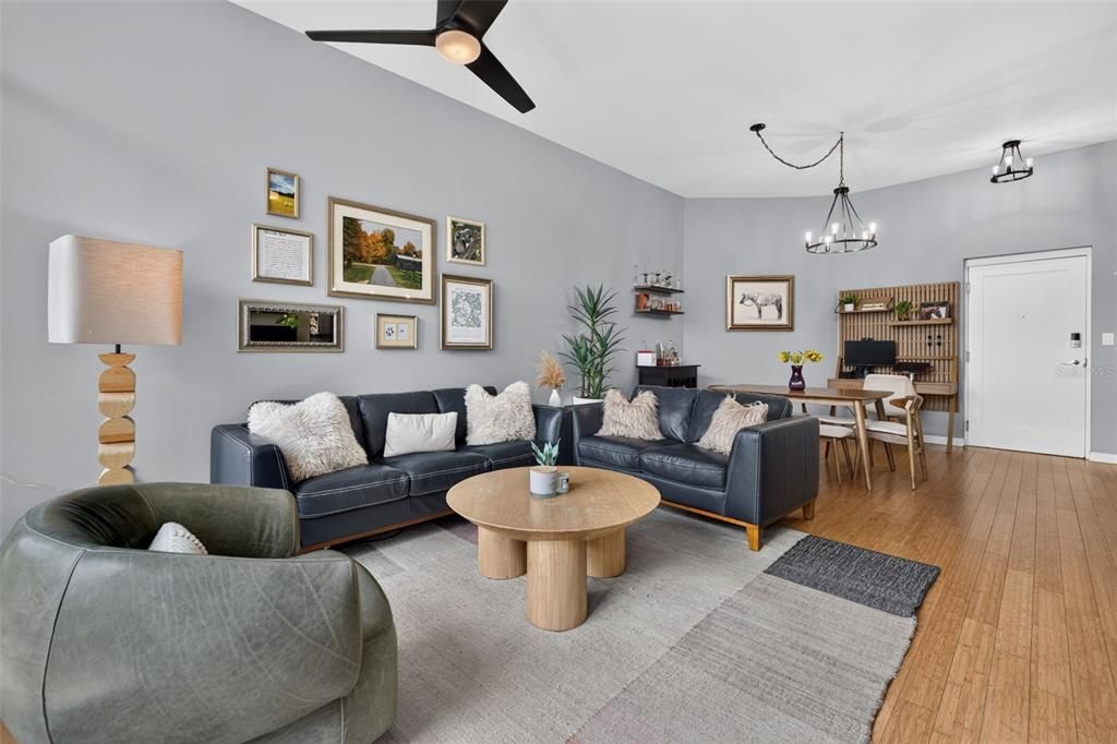 For Sale: $615,000 (1 beds, 1 baths, 1055 Square Feet)