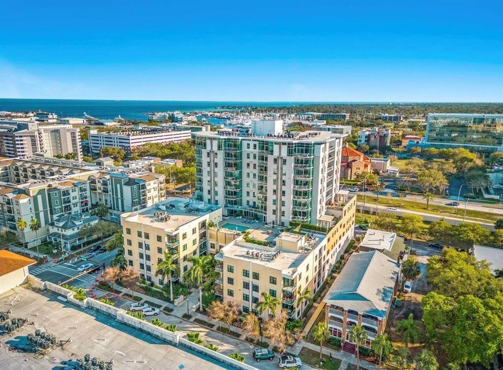 For Sale: $615,000 (1 beds, 1 baths, 1055 Square Feet)