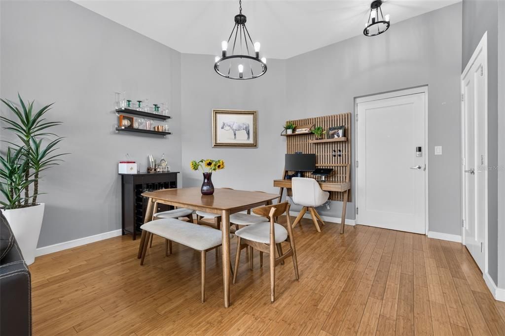 For Sale: $615,000 (1 beds, 1 baths, 1055 Square Feet)