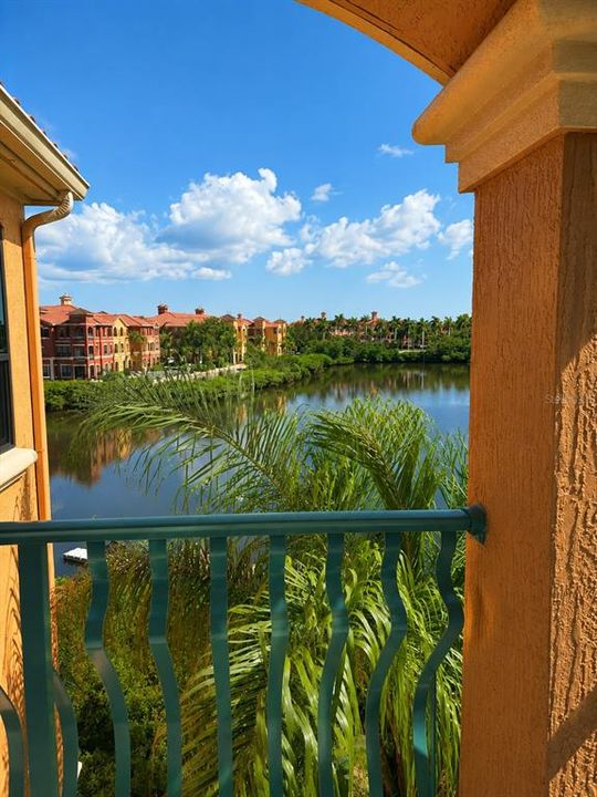 For Sale: $232,500 (2 beds, 2 baths, 1309 Square Feet)
