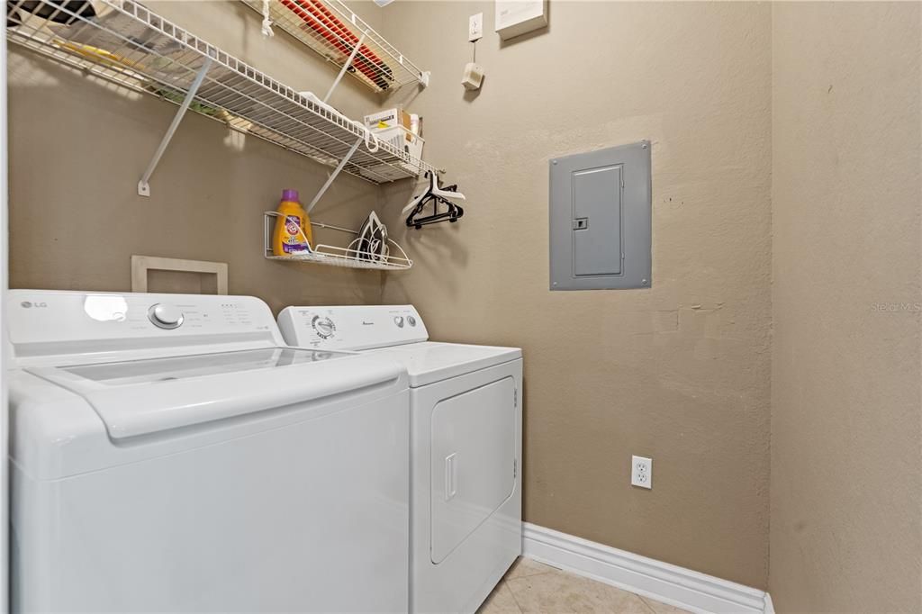For Sale: $232,500 (2 beds, 2 baths, 1309 Square Feet)