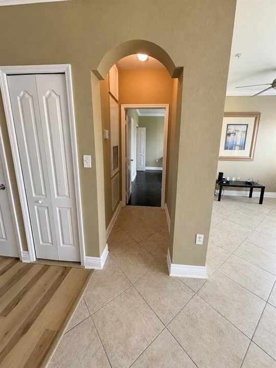 For Sale: $232,500 (2 beds, 2 baths, 1309 Square Feet)