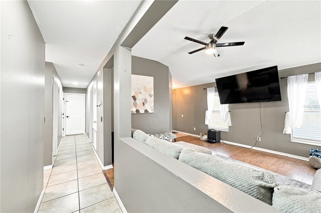 En Venta: $349,000 (3 camas, 2 baños, 1292 Pies cuadrados)