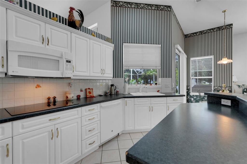 待售: $725,000 (4 贝兹, 3 浴室, 2512 平方英尺)