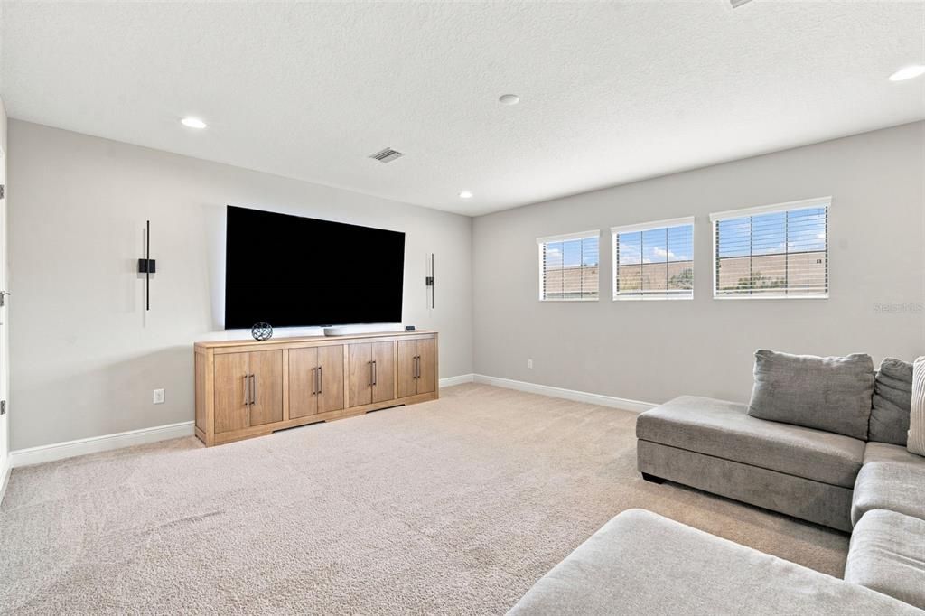 For Sale: $775,000 (5 beds, 4 baths, 3567 Square Feet)