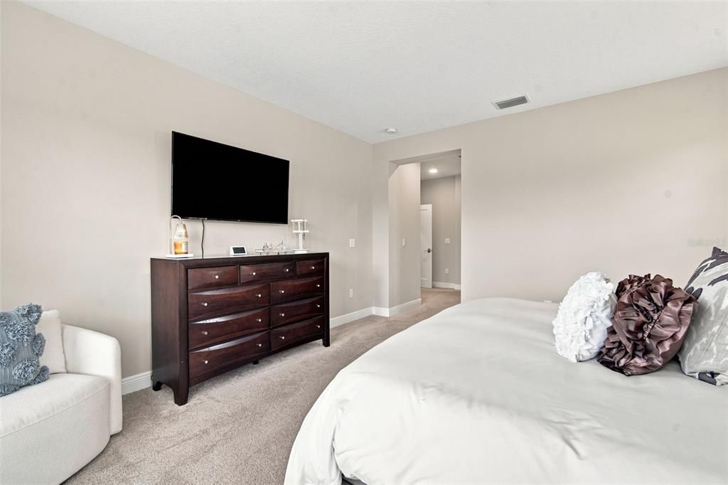 For Sale: $775,000 (5 beds, 4 baths, 3567 Square Feet)