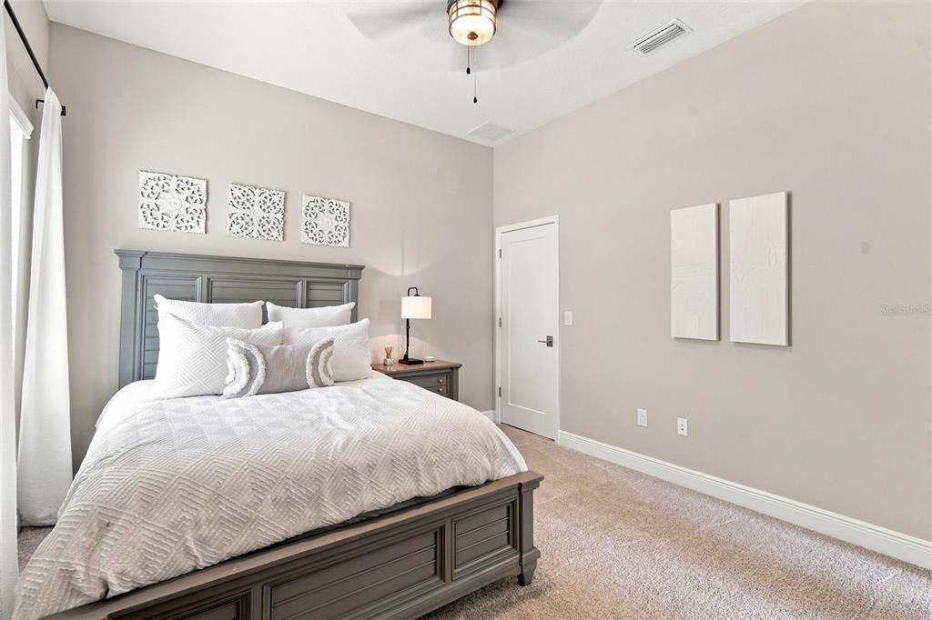 For Sale: $775,000 (5 beds, 4 baths, 3567 Square Feet)