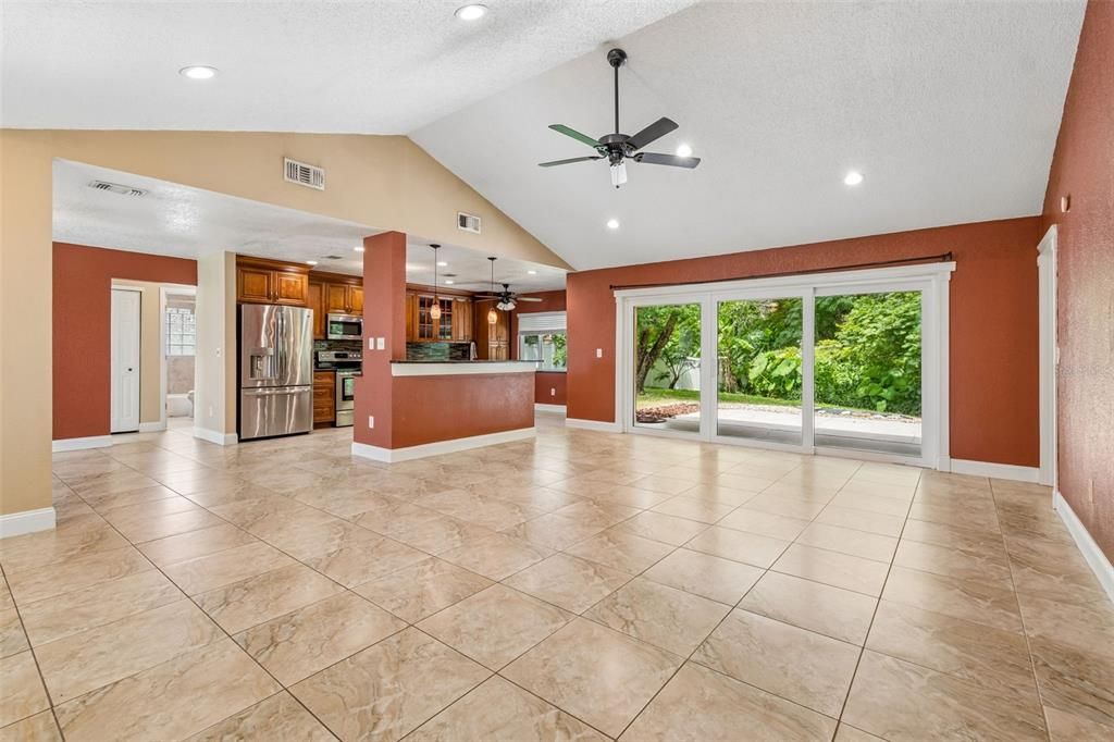 En Renta: $2,950 (3 camas, 2 baños, 1615 Pies cuadrados)