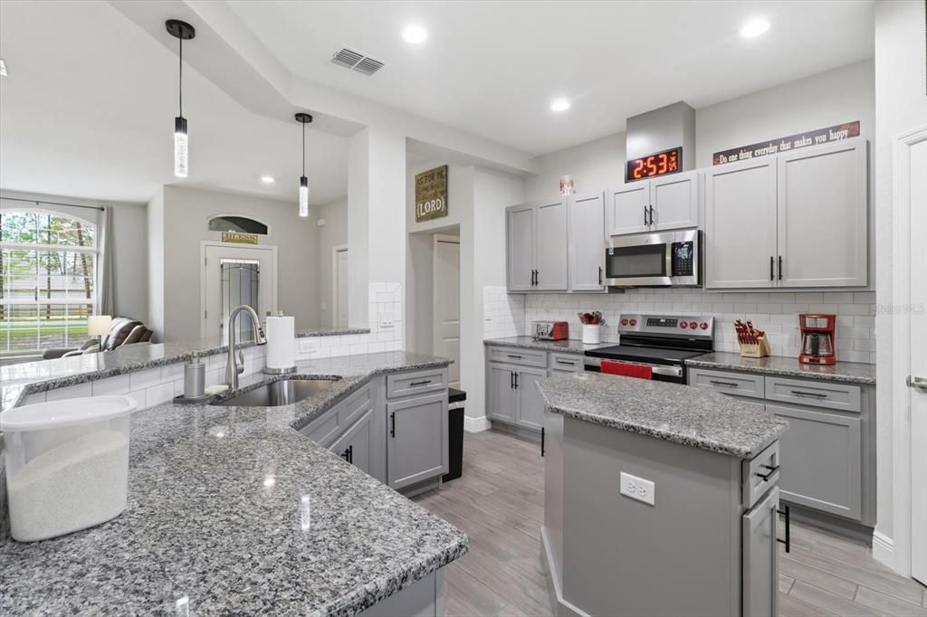 For Sale: $449,000 (3 beds, 2 baths, 1829 Square Feet)