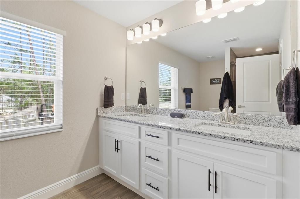 For Sale: $449,000 (3 beds, 2 baths, 1829 Square Feet)
