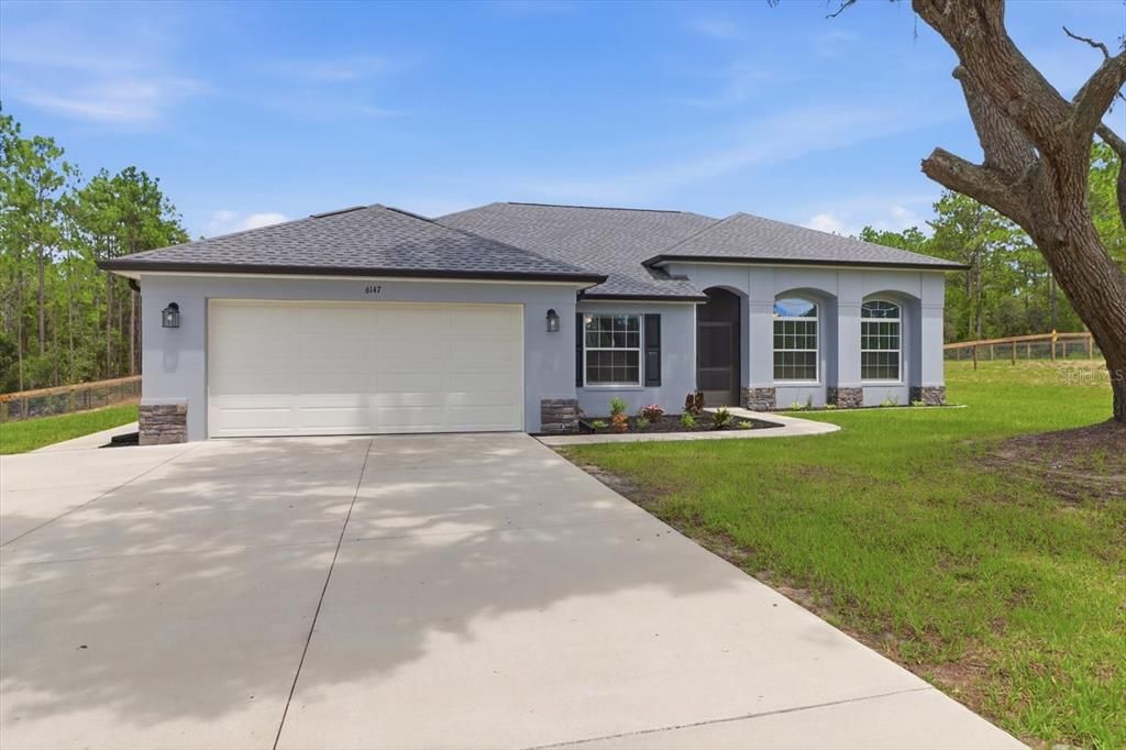 For Sale: $449,000 (3 beds, 2 baths, 1829 Square Feet)