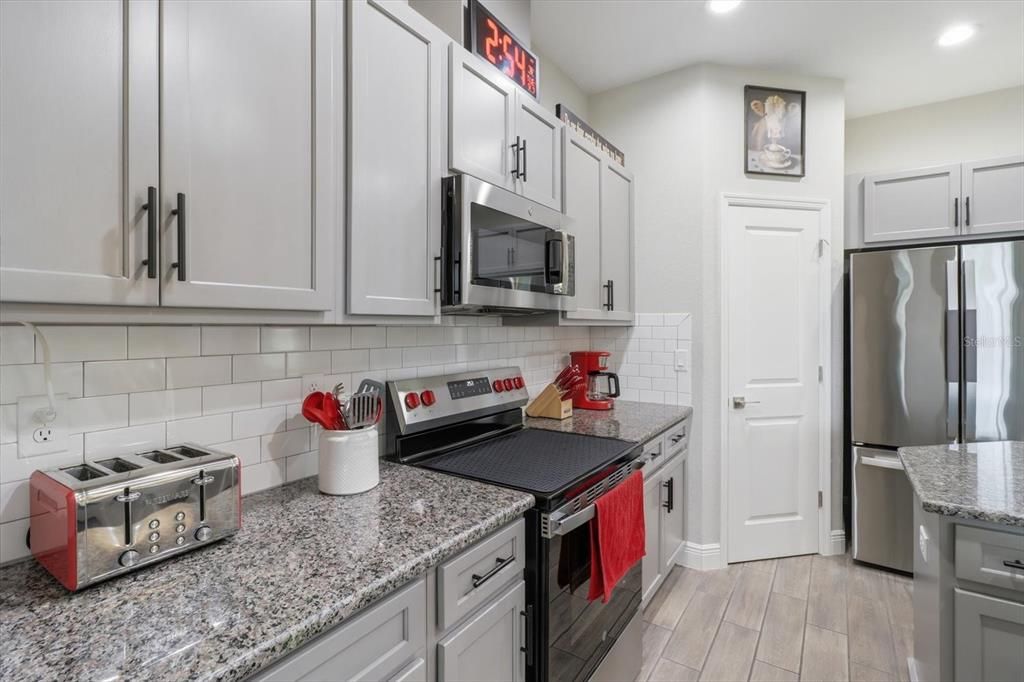 For Sale: $449,000 (3 beds, 2 baths, 1829 Square Feet)