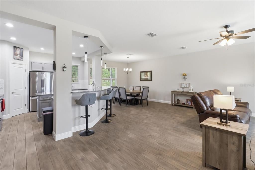 For Sale: $449,000 (3 beds, 2 baths, 1829 Square Feet)