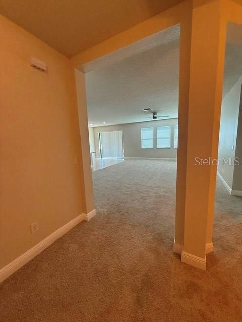 En Venta: $421,000 (4 camas, 3 baños, 2664 Pies cuadrados)